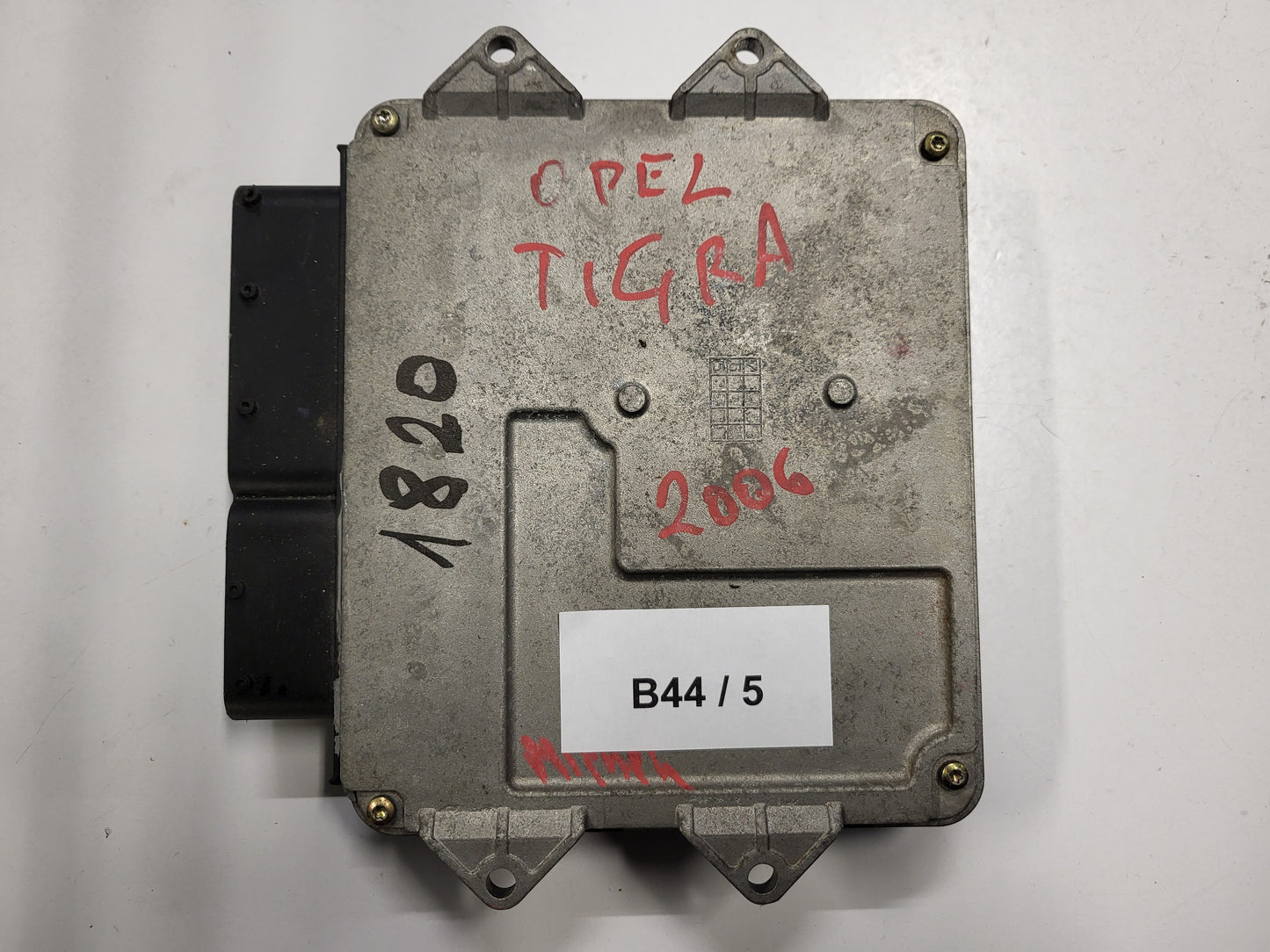 OPEL TIGRA 1.3 JTD NT4 ECU / FGP 55198928 / MJD6J0.T2 / 7160006503 / MAGNETI