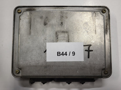 VW GOLF IV 1.9 TDI ECU / 038906018D / 0281001611 / BOSCH