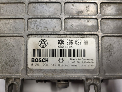 VOLKSWAGEN POLO ECU / 030906027AA / 0261204617 / BOSCH