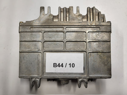 VOLKSWAGEN POLO ECU / 030906027AA / 0261204617 / BOSCH