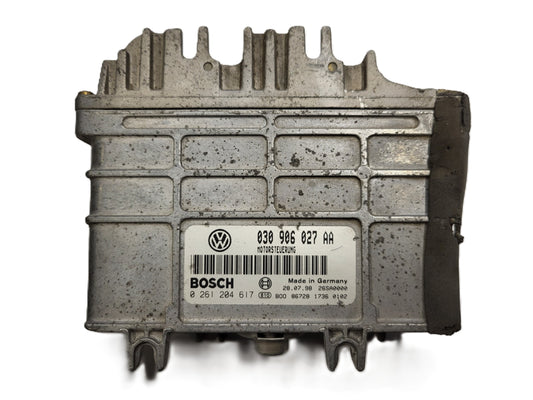 VOLKSWAGEN POLO ECU / 030906027AA / 0261204617 / BOSCH