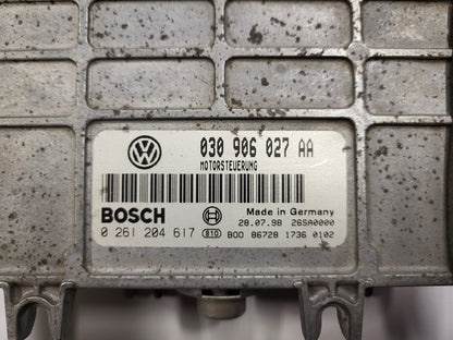 VOLKSWAGEN POLO ECU / 030906027AA / 0261204617 / BOSCH