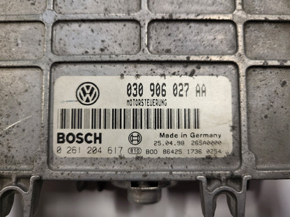 VOLKSWAGEN POLO ECU / 030906027AA / 0261204617 / BOSCH