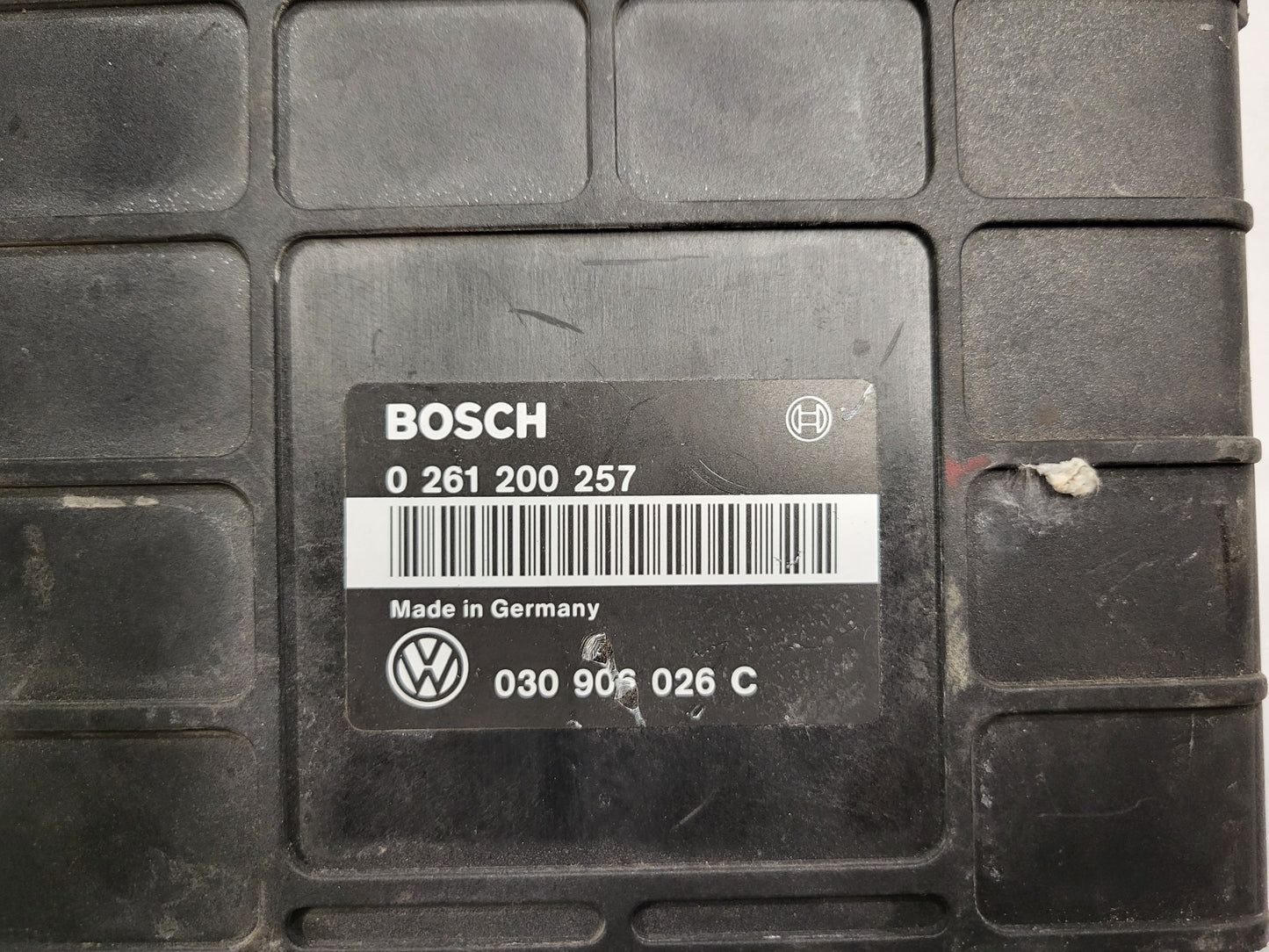 VW GOLF 3 ECU / 0261200257 / 030906026C / BOSCH