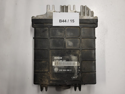 VW GOLF 3 ECU / 0261200257 / 030906026C / BOSCH