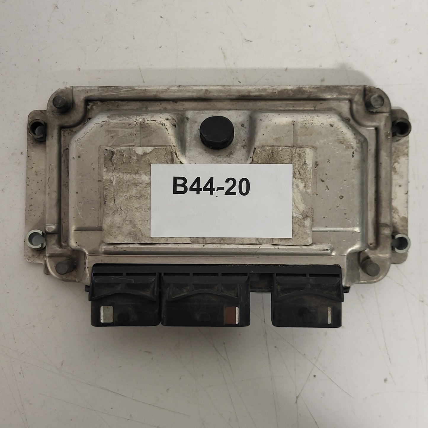 PEUGEOT 206 ECU / 0261206942 / ME7.4.4 / 9638783480 / BOSCH