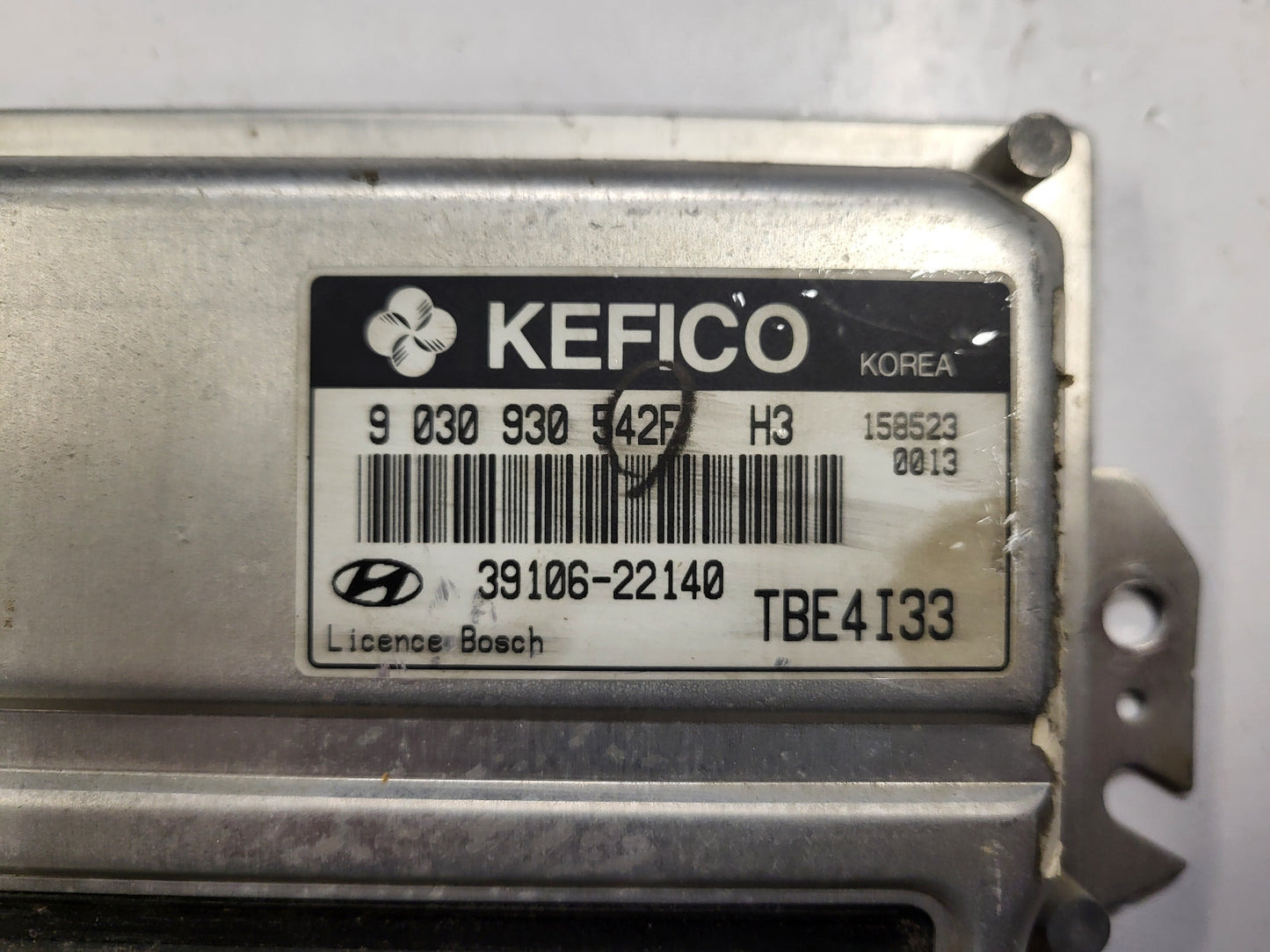 HYUNDAI GETZ ECU / 39106-22140 / 9030930542F / TBE4I33 / KEFICO