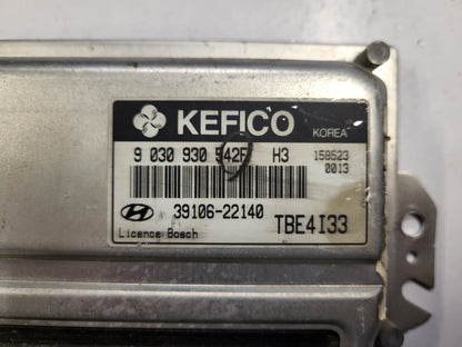 HYUNDAI GETZ ECU / 39106-22140 / 9030930542F / TBE4I33 / KEFICO