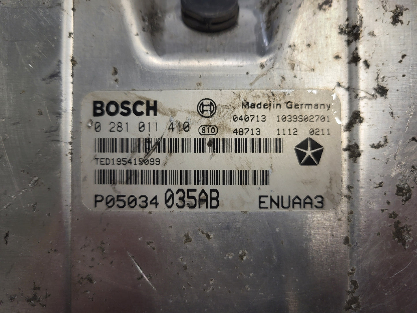 CHRYSLER PT CRUISER ECU / 0281011410 / P05034035AB / BOSCH