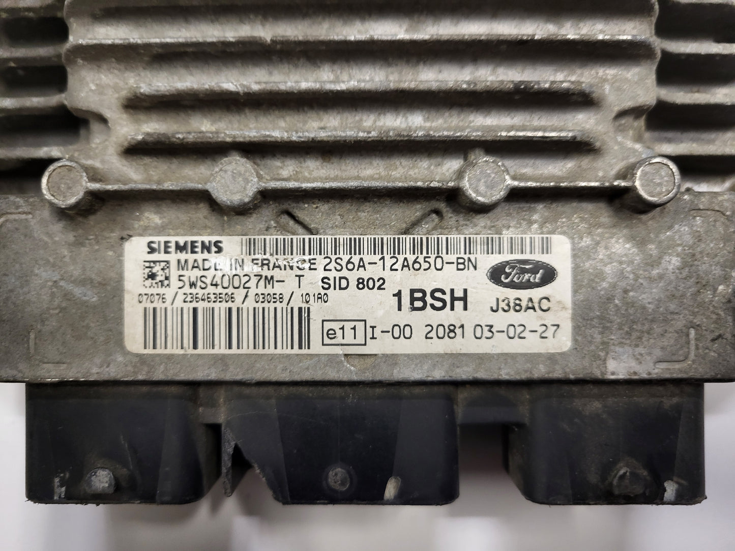 FORD FIESTA ECU / 2S6A-12A650-BN / 5WS40027-T / 1BSH / J38AC / SIEMENS