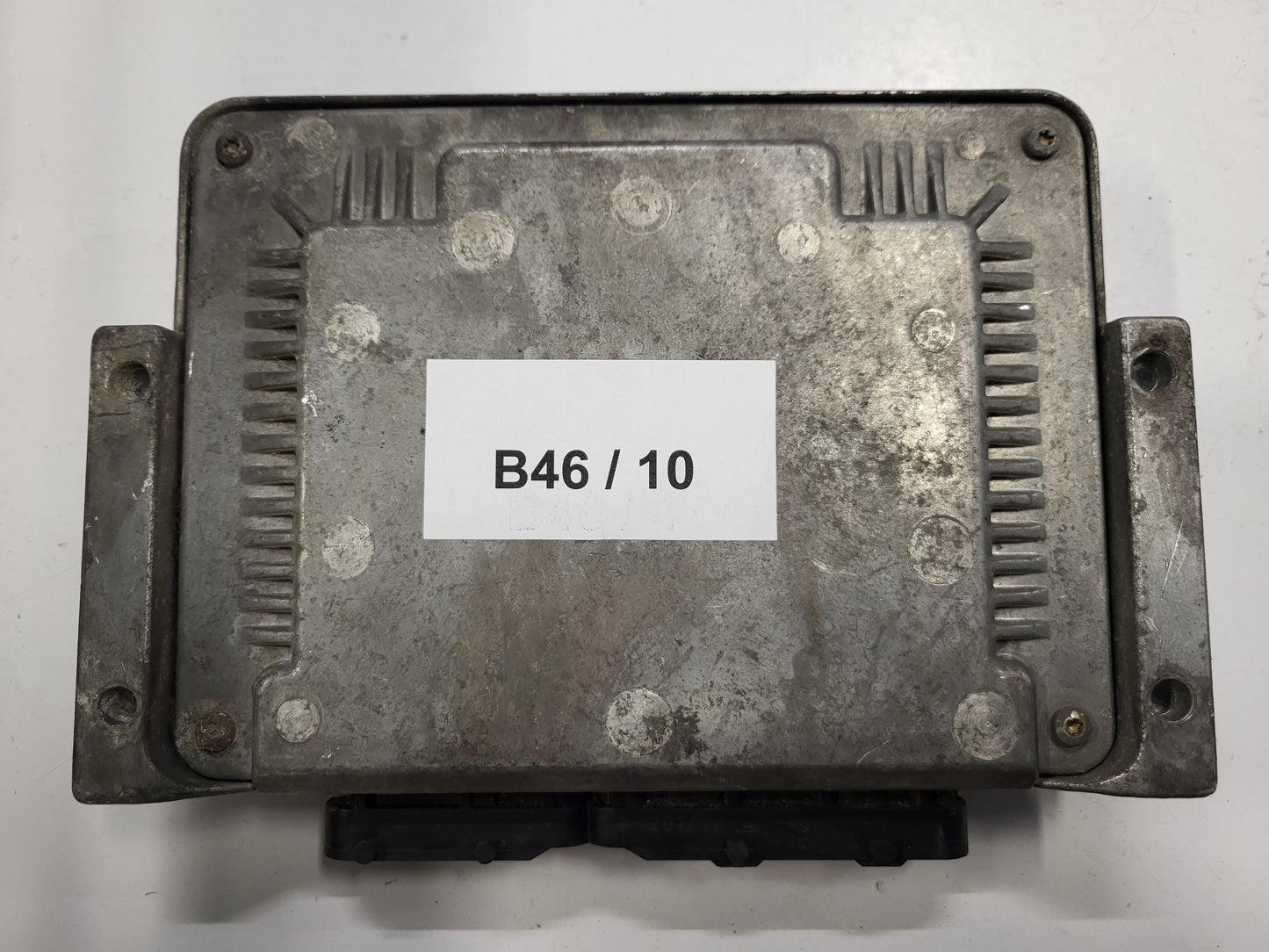 ALFA ROMEO 147 ECU / 0281010332 / 46784814 / BOSCH