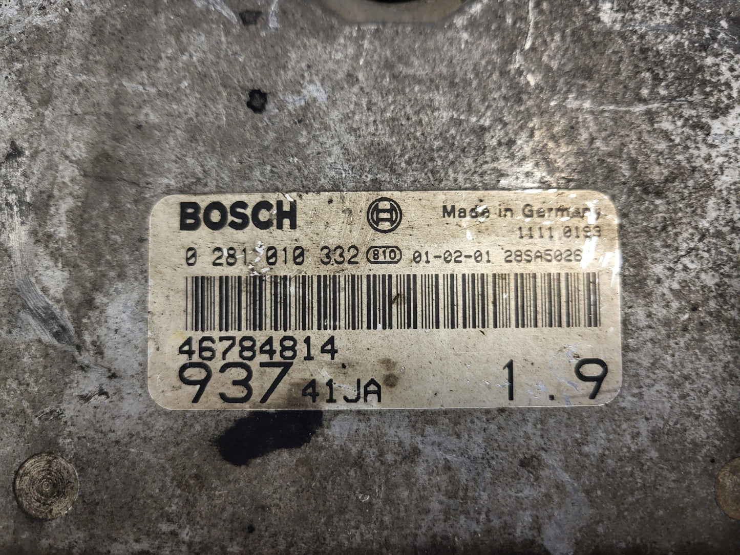 ALFA ROMEO 147 ECU / 0281010332 / 46784814 / BOSCH