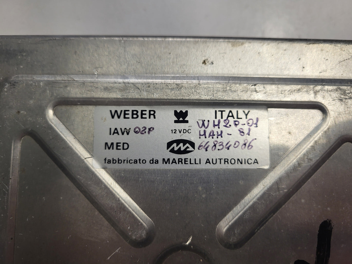 LANCIA DELTA ECU / IAW 02P / IAW02P / WH2P-01 / 64834086 / HAH-81