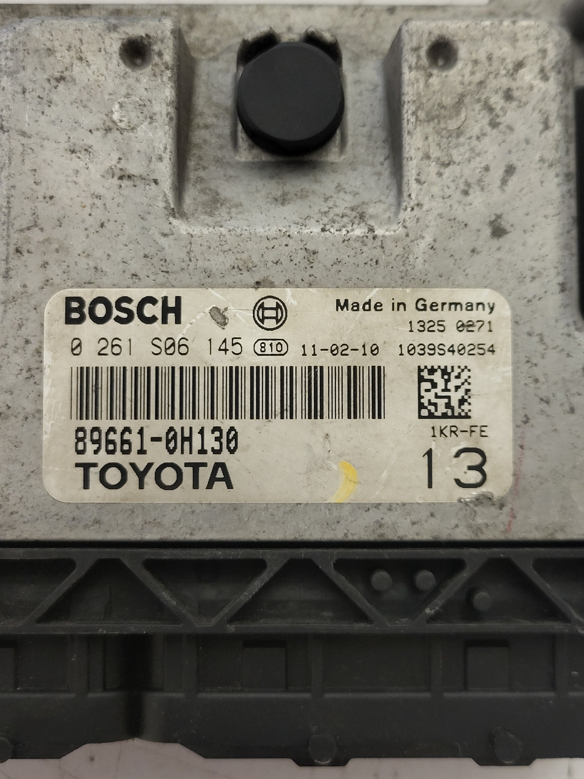 TOYOTA AYGO ECU / 0261S06145 / 89661-0H130 / BOSCH - B48-17 - 2