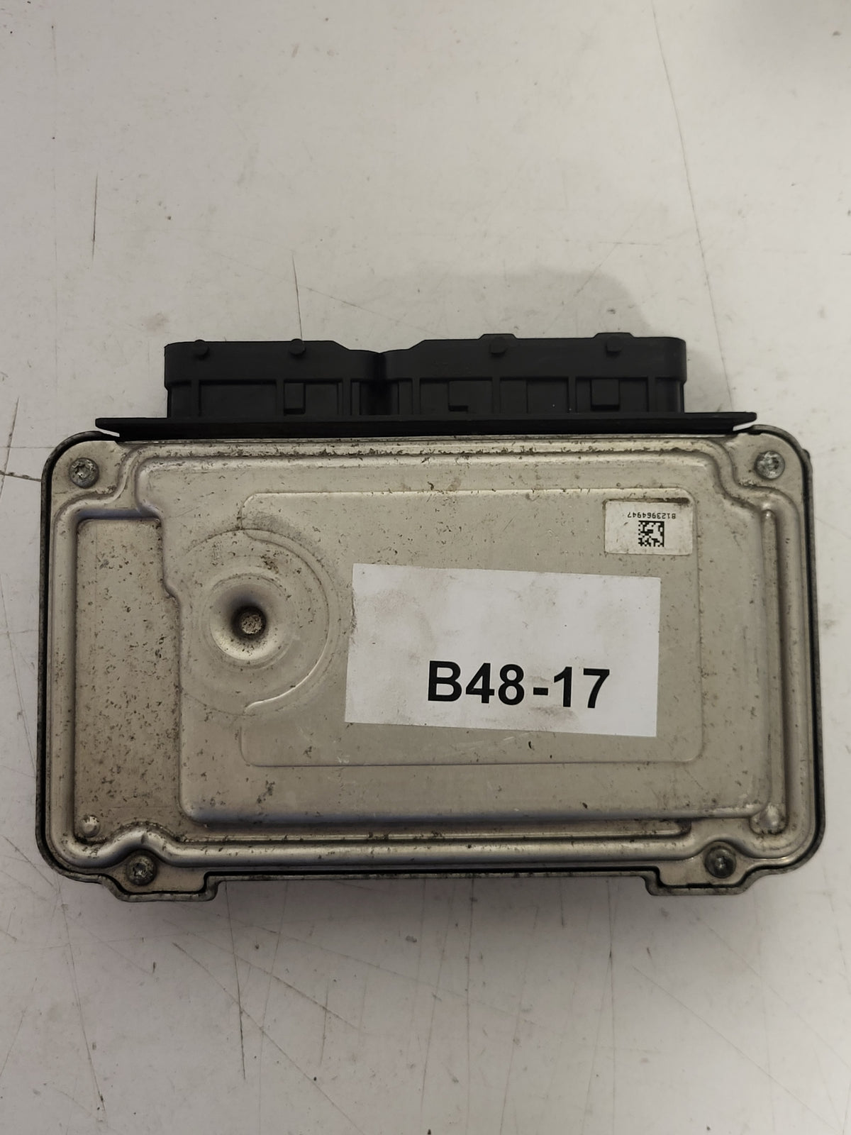 TOYOTA AYGO ECU / 0261S06145 / 89661-0H130 / BOSCH - B48-17 - 3