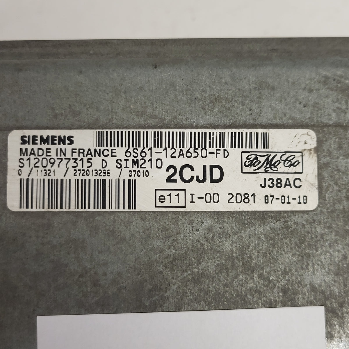 Ford FIESTA ECU / 6S61-12A650-FD / 2CJD / S120977315D / SIM210 / J38AC / SIEMENS - B49-05 - 2