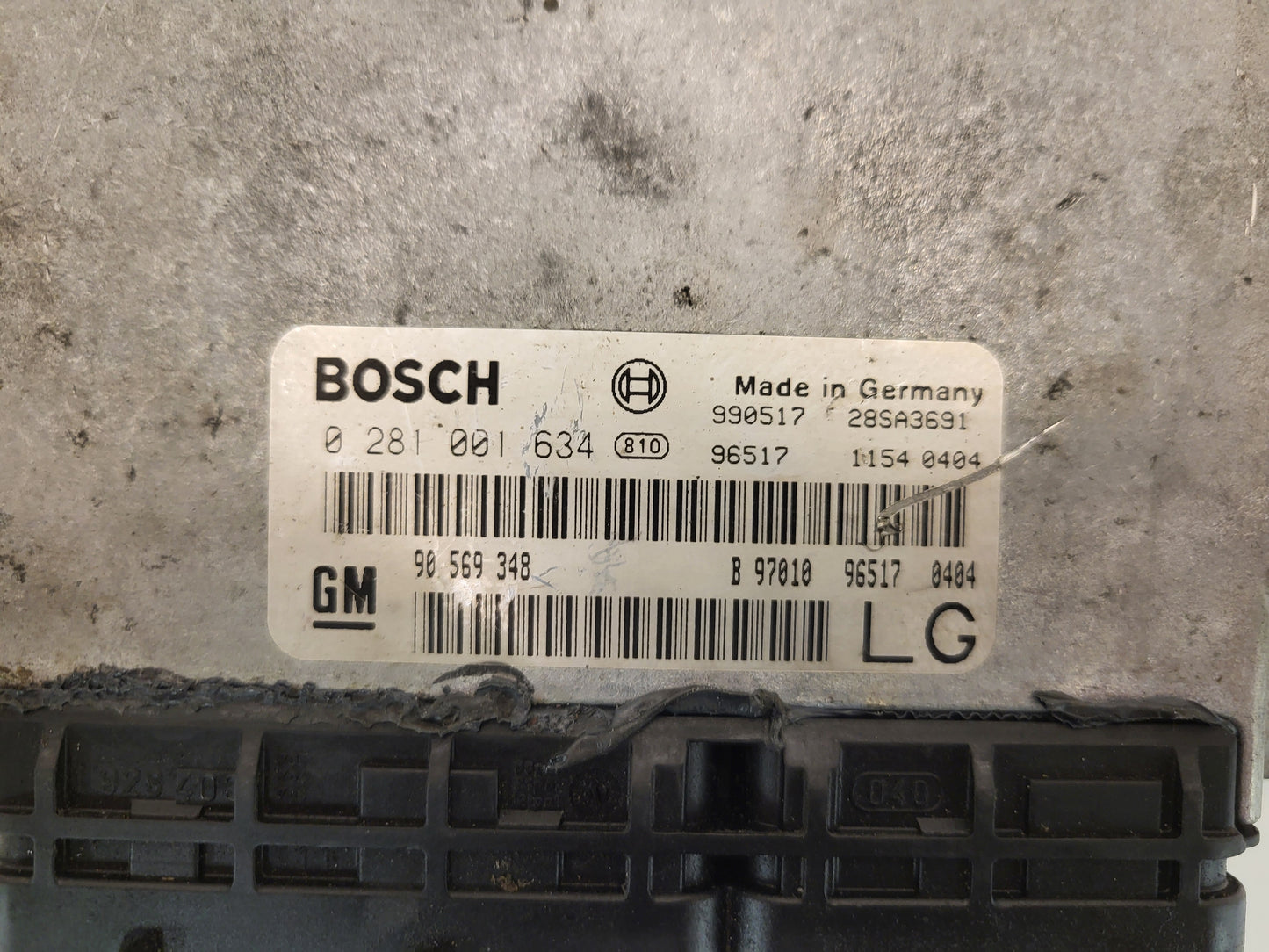 Opel Vectra B ECU / 0281001634 / 90569348 / B97010 / BOSCH