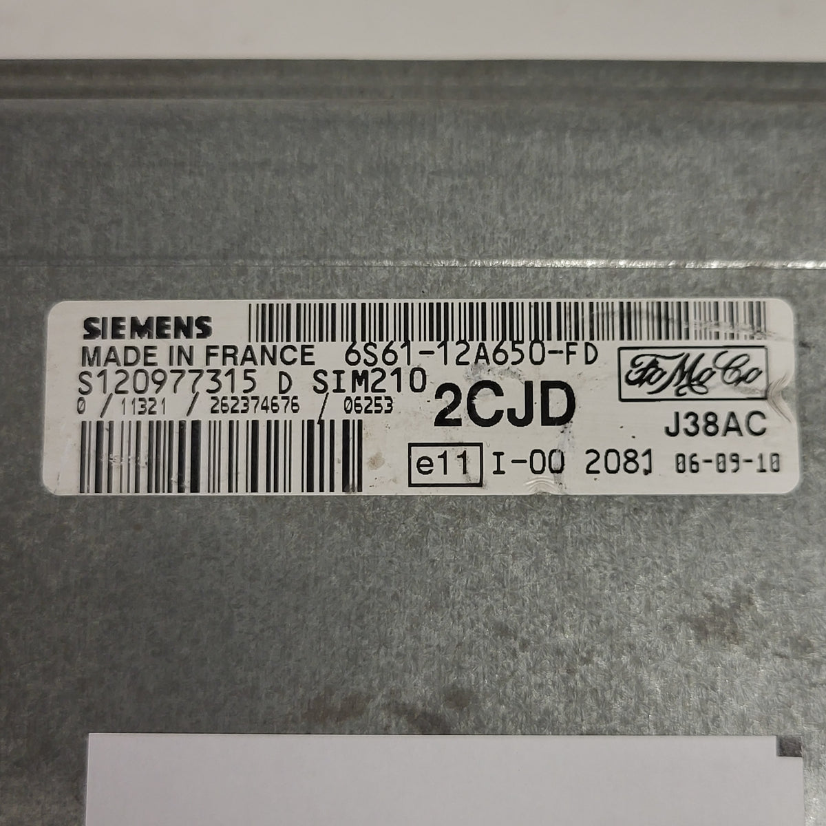 Ford FIESTA ECU / 6S61-12A650-FD / 2CJD / S120977315D / SIM210 / J38AC / SIEMENS - B51-19 - 2