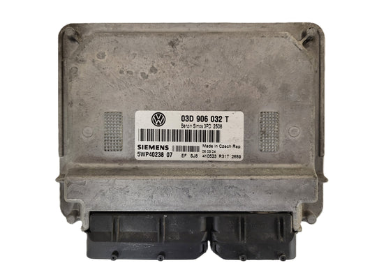VW POLO ECU / 03D906032T / 5WP40238 / 5WP4023807 / SIEMENS