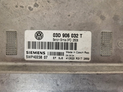 VW POLO ECU / 03D906032T / 5WP40238 / 5WP4023807 / SIEMENS