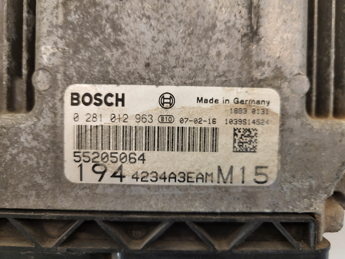 FIAT CROMA ECU / 0281012963 / 55205064 / BOSCH