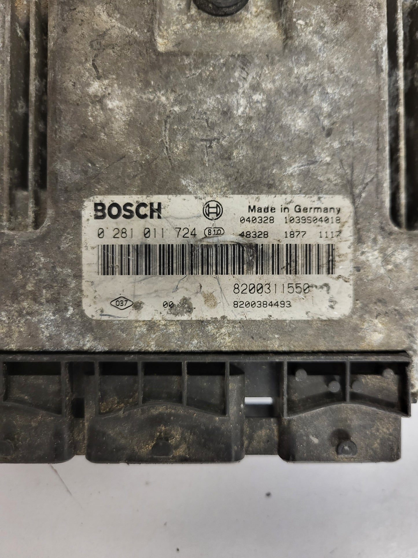 RENAULT ESPACE ECU / 0281011724 / 8200311550 / 8200384493 / BOSCH