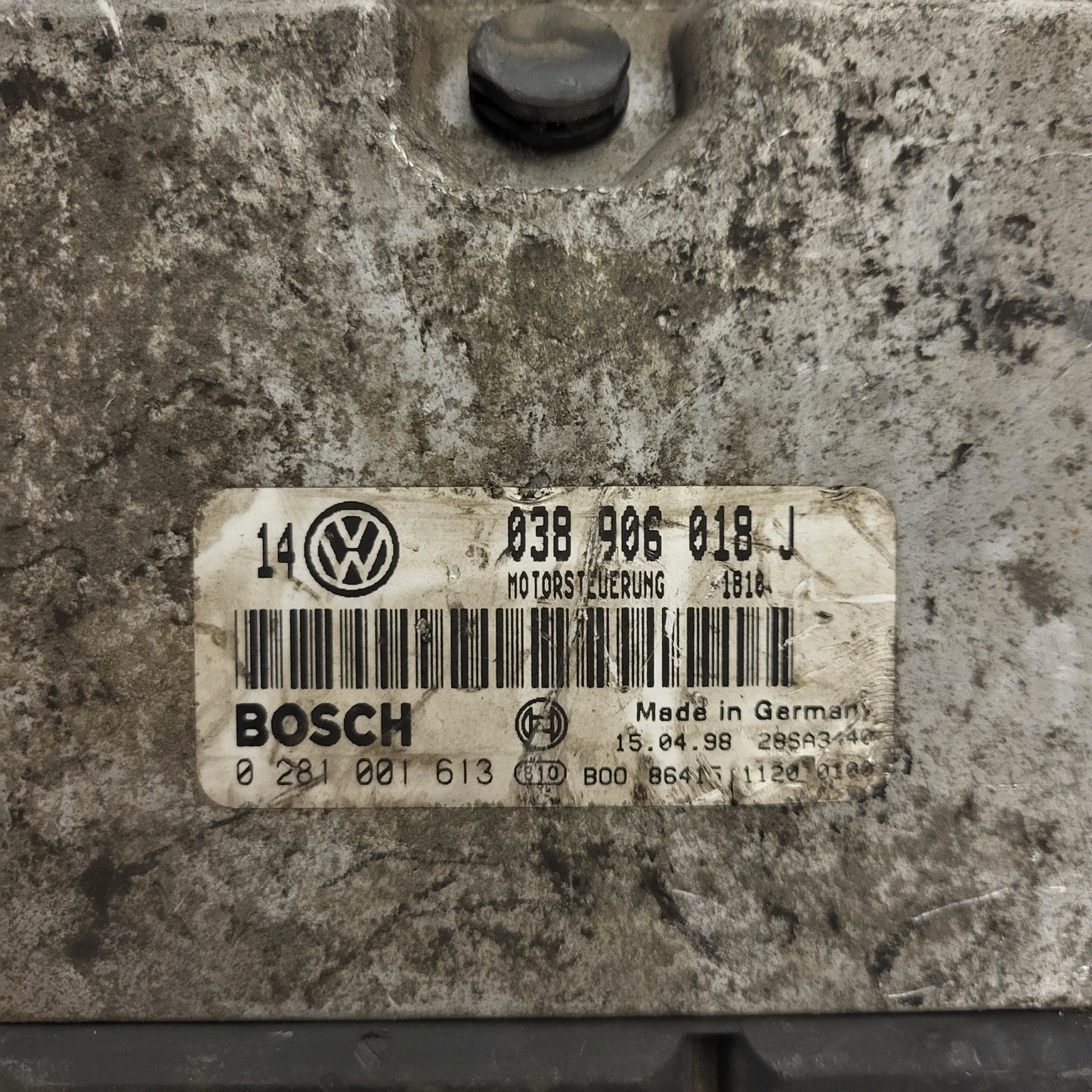 VW GOLF 4 ECU / 038906018J / 0281001613 / BOSCH