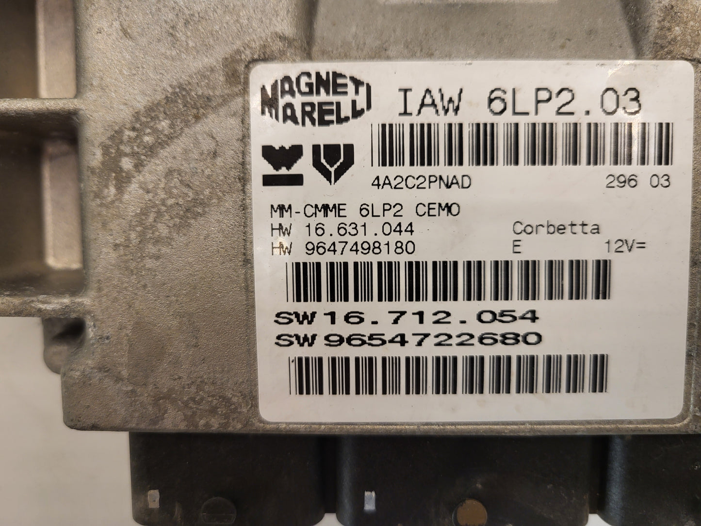 Peugeot Citroen ECU / IAW 6LP2.03 / SW 9654722680 / HW 9647498180