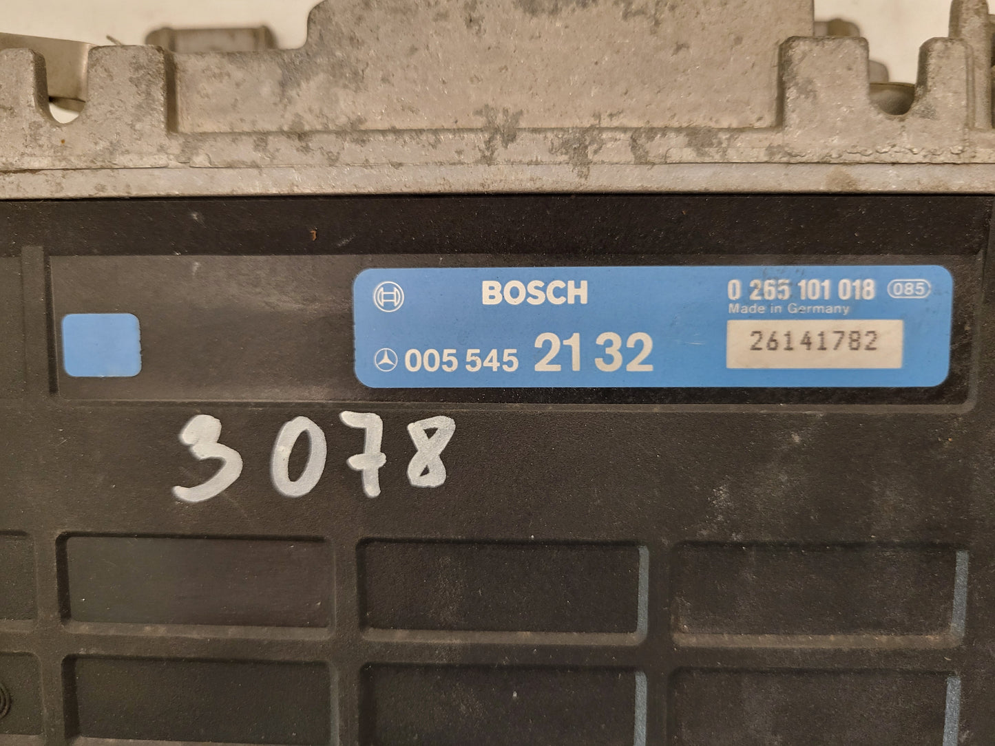 Mercedes ABS ECU / 0265101018 / 005452132 / BOSCH