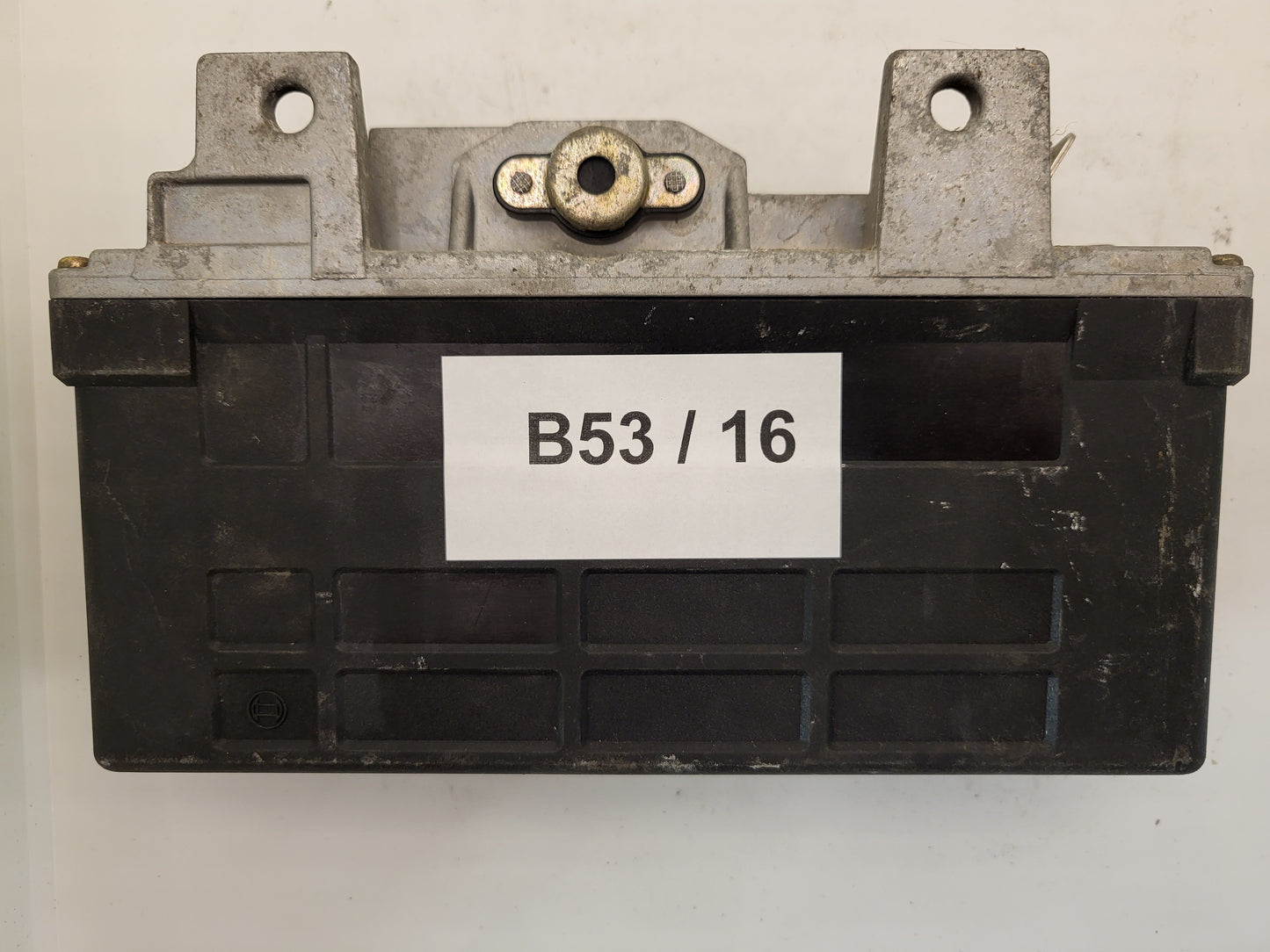 Mercedes ABS ECU / 0265101018 / 005452132 / BOSCH