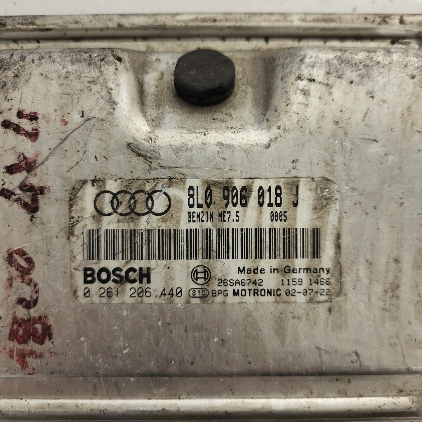 AUDI TT 1.8T ECU / 8L0906018J / 0261206440 / ME7.5 / BOSCH