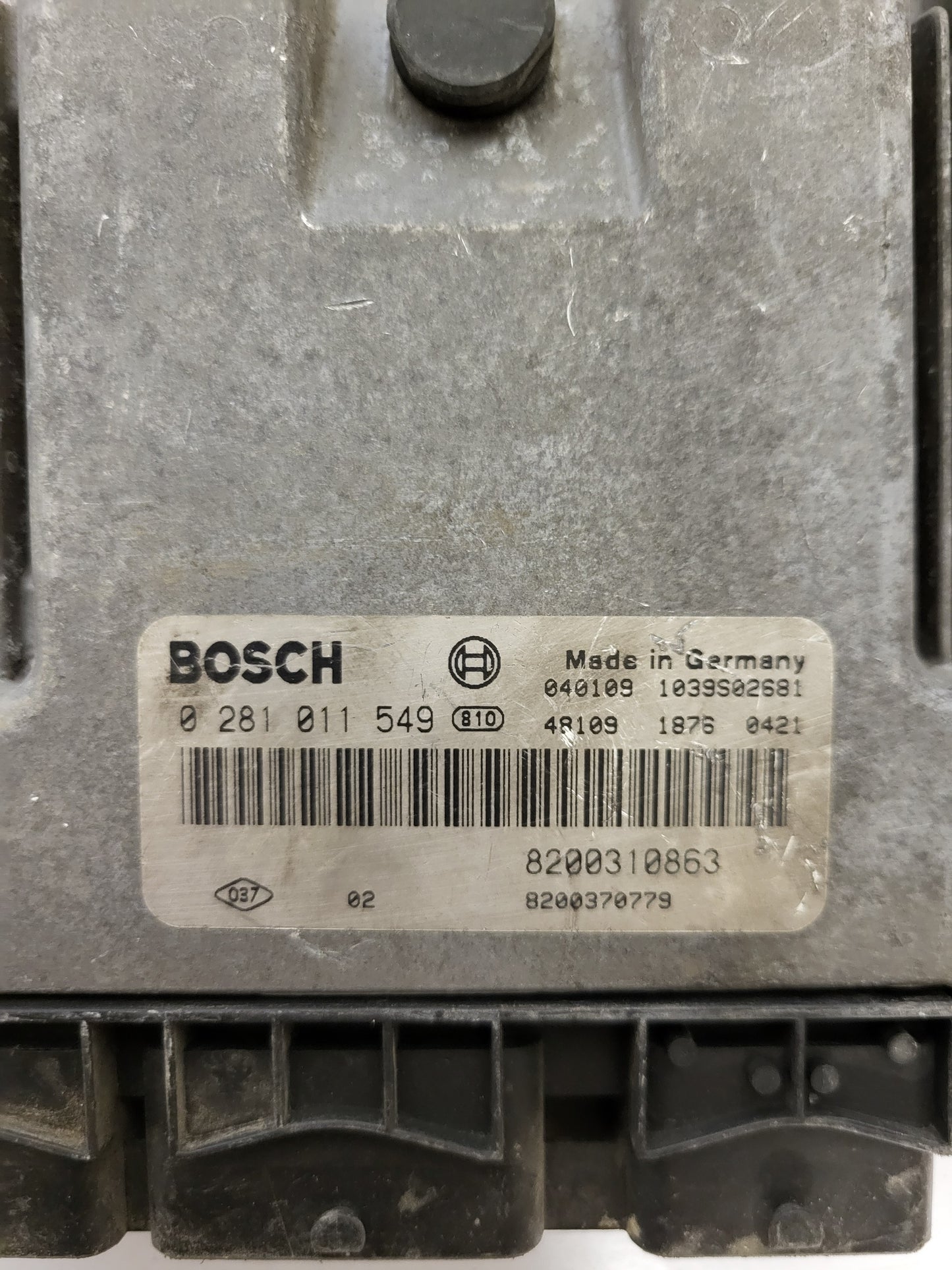 Renault ECU / 0281011549 / 8200310863 / 8200370779 / BOSCH