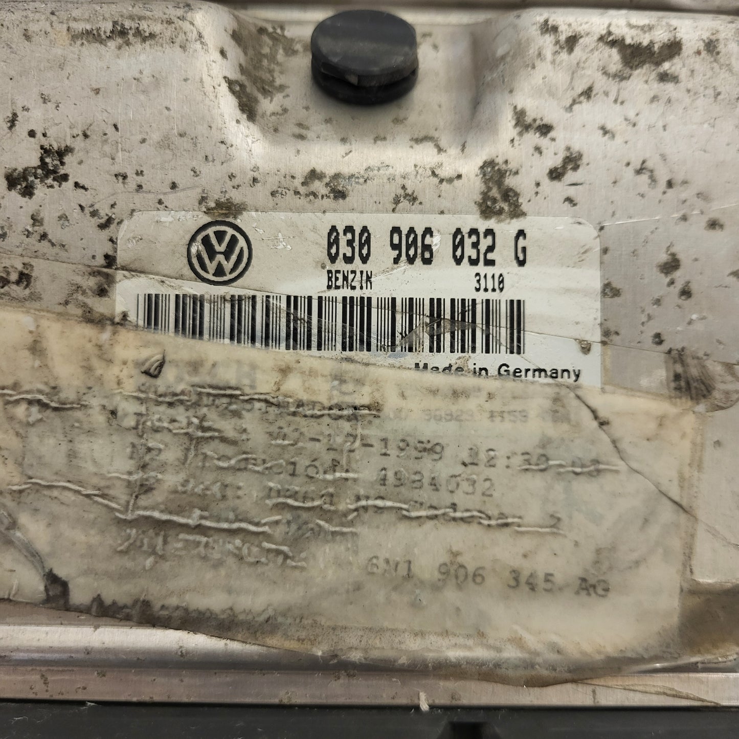 VW POLO 6N ECU / 030906032G / 0261204912 / BOSCH