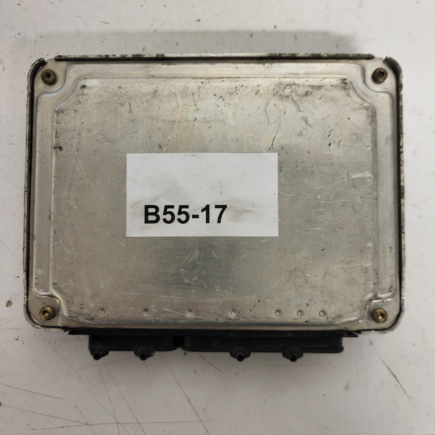 VW POLO 6N ECU / 030906032G / 0261204912 / BOSCH
