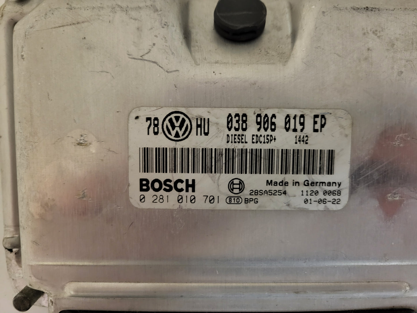 VW PASSAT ECU / 038906019EP / 0281010701 / EDC15P+ / BOSCH