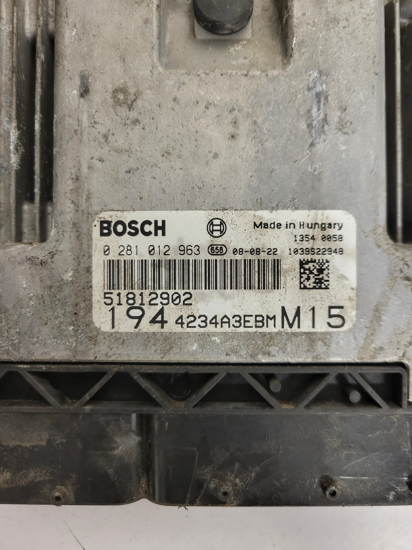 Fiat Croma ECU / 0281012963 / 51812902 / BOSCH