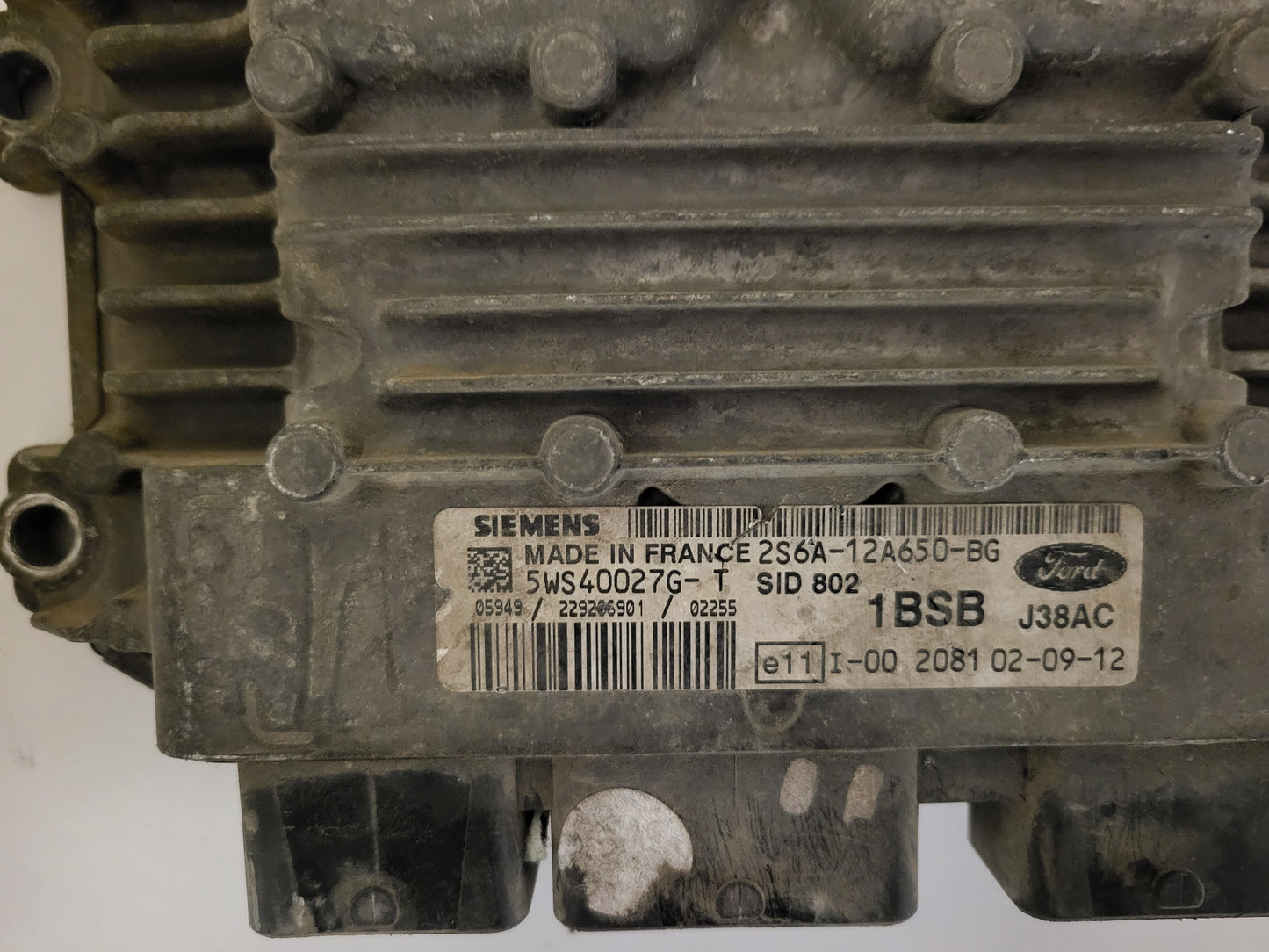 FORD FIESTA ECU / 2S6A-12A650-BG / 5WS40027G-T / 1BSB / SID802 / SIEMENS