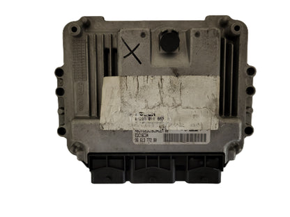 Peugeot Citroen ECU / 0281011863 / 9661377280 / EDC16C34 / BOSCH