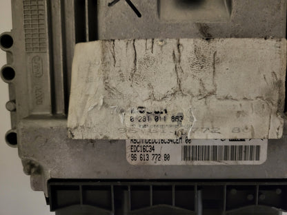 Peugeot Citroen ECU / 0281011863 / 9661377280 / EDC16C34 / BOSCH
