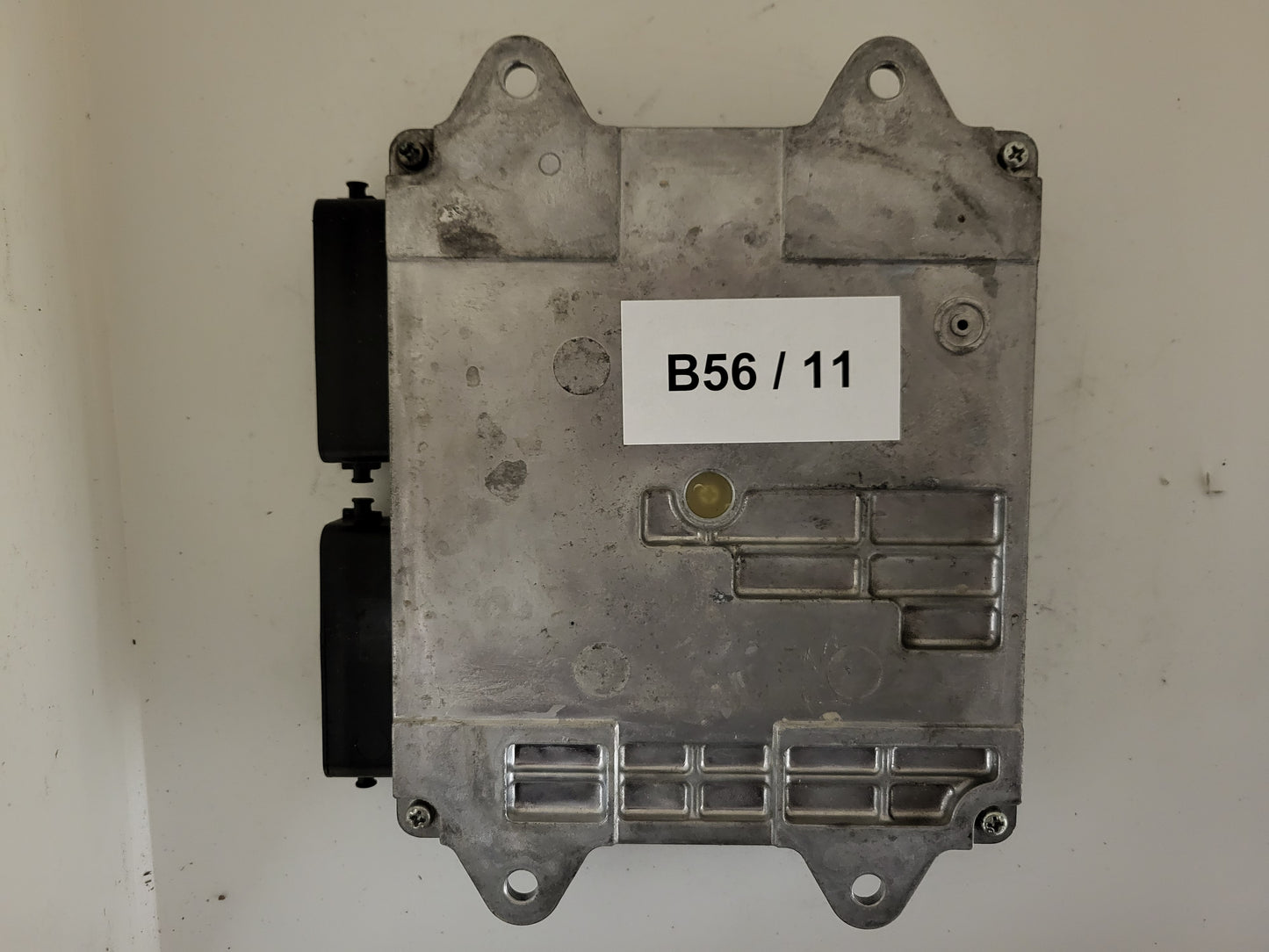 SMART FORFOUR 1.1 ECU / A1341500879 / 1860A300 / E6T42483 H3ZE / MITSUBISHI