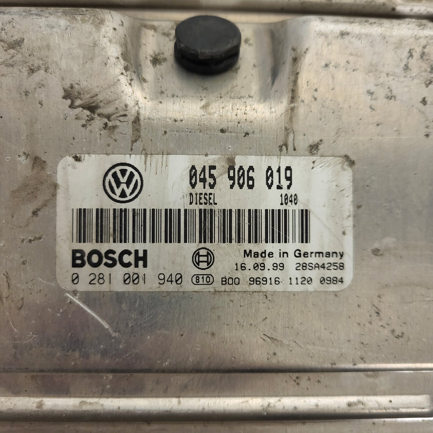 VW SEAT POLO ECU / EDC15P+ / 045906019 / 0281001940 / BOSCH
