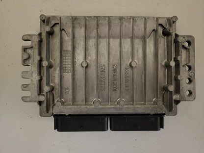 Renault ECU / S110030018E / 8200036523 / 7700110471 / SIRIUS 32 / SIEMENS