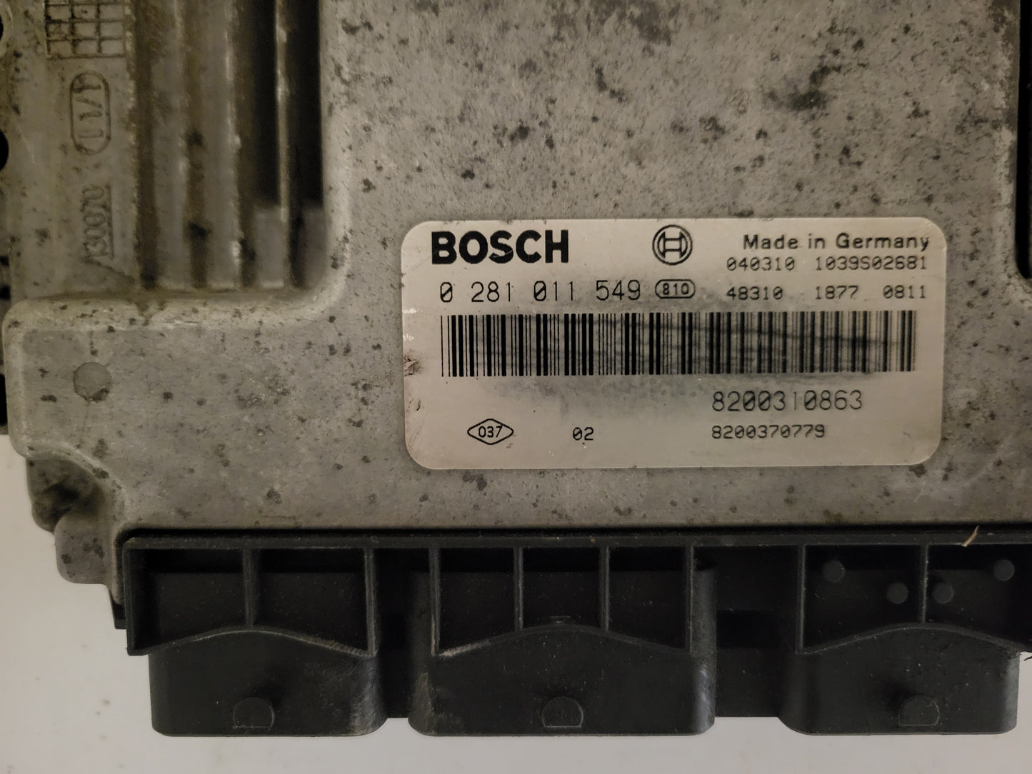 Renault ECU / 0281011549 / 8200310863 / 8200370779 / BOSCH