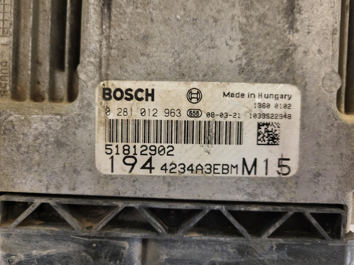 Fiat Croma ECU / 0281012963 / 51812902 / BOSCH