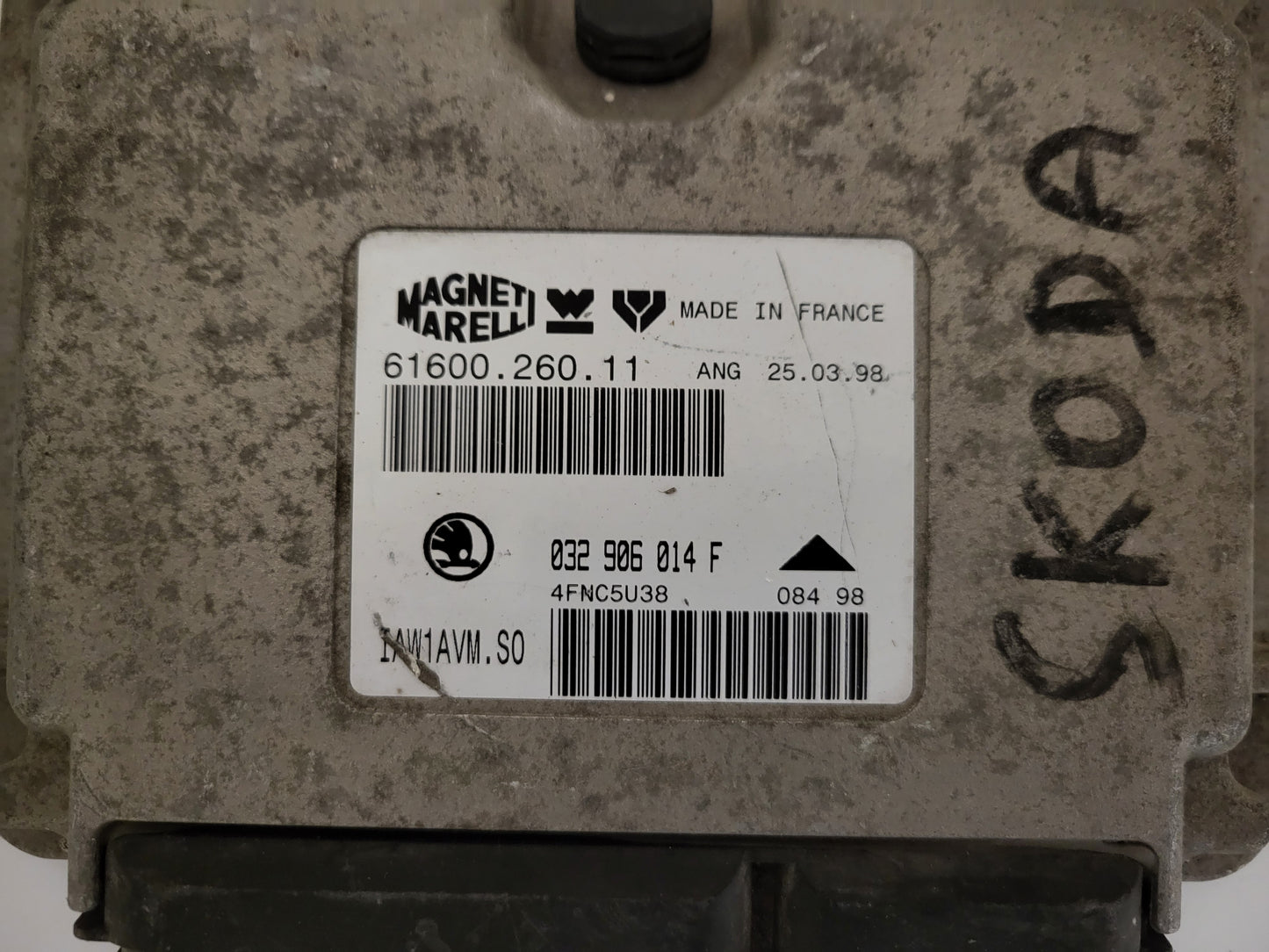 ŠKODA OCTAVIA ECU / IAW 1AVM.S0 / 032906014F / 6160026011 / MAGNETI MARELLI