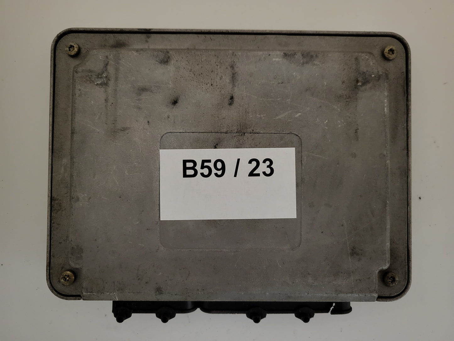 ŠKODA OCTAVIA ECU / IAW 1AVM.S0 / 032906014F / 6160026011 / MAGNETI MARELLI