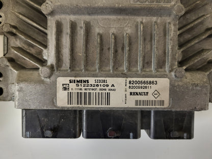 RENAULT MEGANE SCENIC ECU / S122326109A / 8200565863 / 8200592611 SID301 SIEMENS