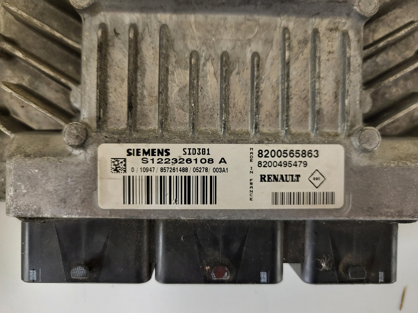 RENAULT MEGANE ECU / S122326108A / 8200565863 / 8200495479 / SID301 SIEMENS