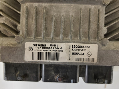 RENAULT MEGANE SCENIC ECU / S122326109A / 8200565863 / 8200592611 SID301 SIEMENS
