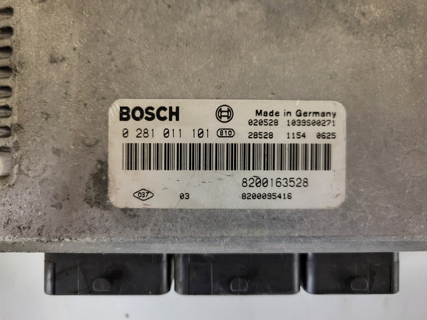 RENAULT LAGUNA ECU / 0281011101 / 8200163528 / 8200095416 / BOSCH
